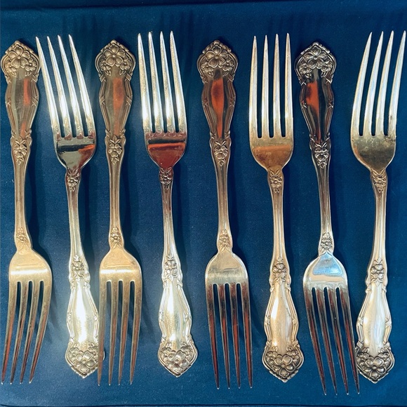 International Silver Other - Eight Arbutus Dinner Forks